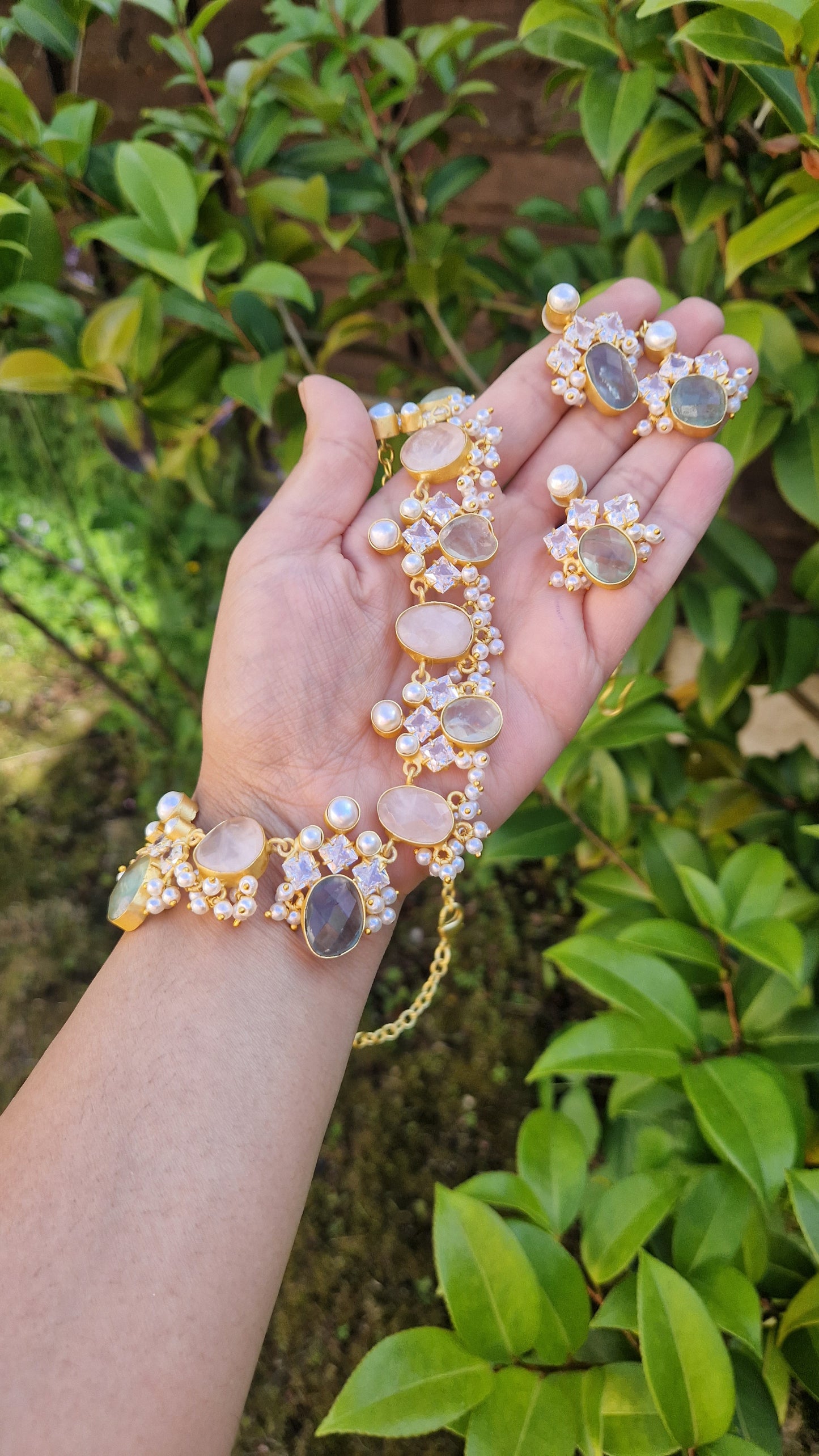 FALAK Small Beautiful Elegant *Premium* Mother of Pearl & -Rose Quartz & Sage