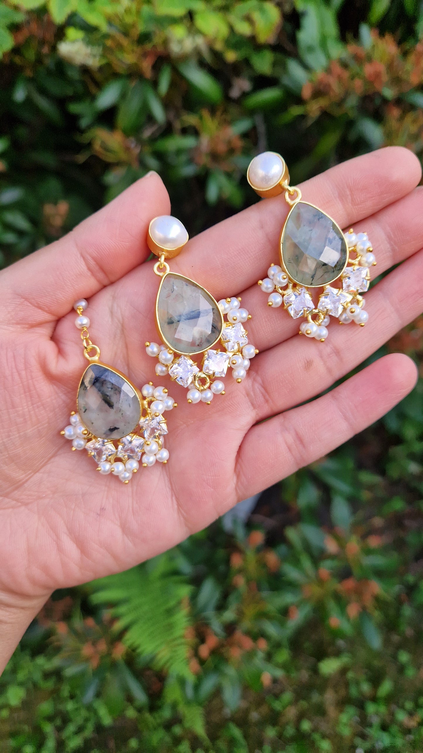 TAYIBA - Elegant Prehnite (Sage) and Fresh water pearls Jewellery Set