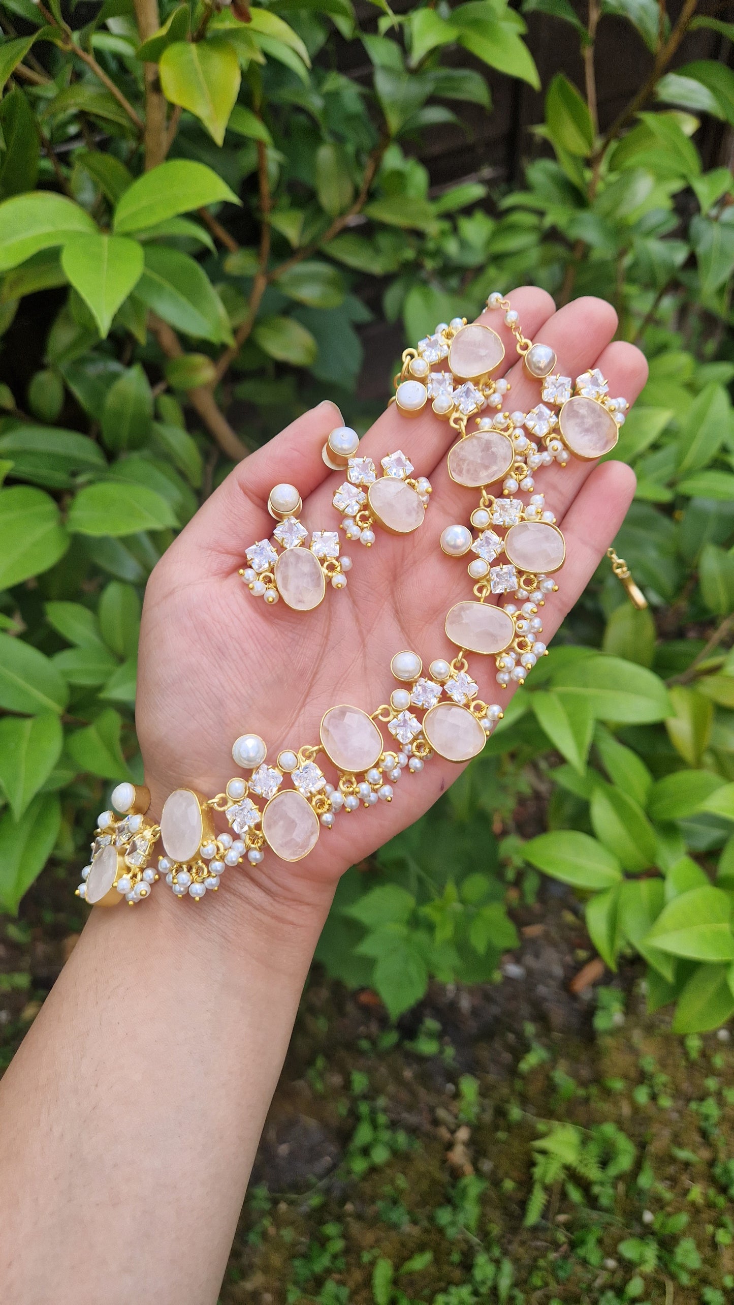 FALAK Small Beautiful Elegant *Premium* Mother of Pearl & -Rose Quartz.
