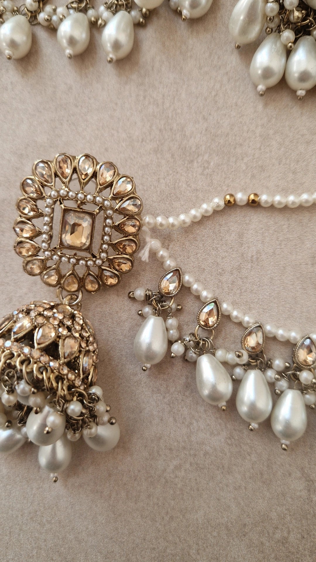 *CLEARANCE* Earrings with Saharas