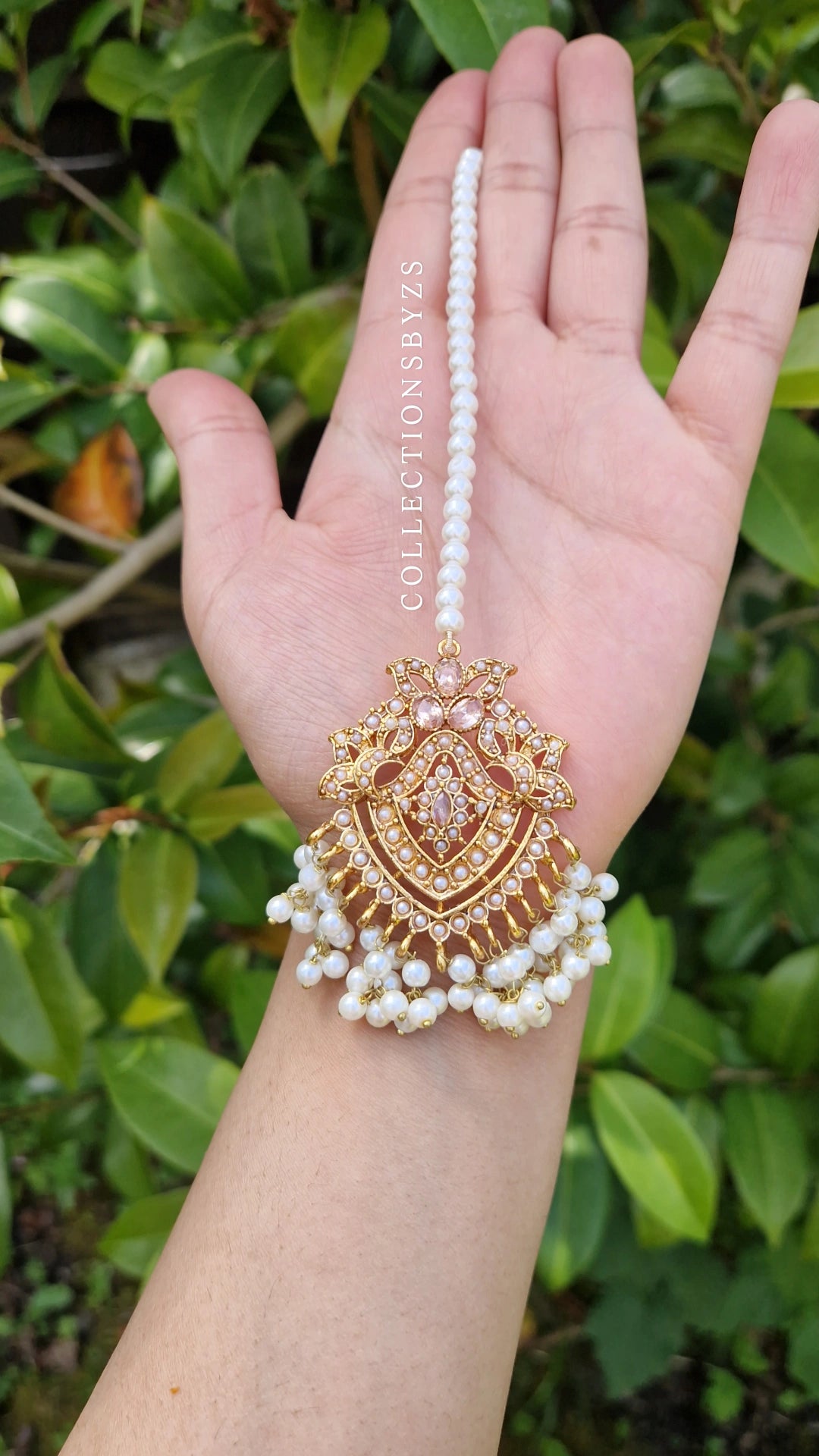 WAJIHA - Elegant 5 Piece Pearl Pakistani Mala & Choker Set.