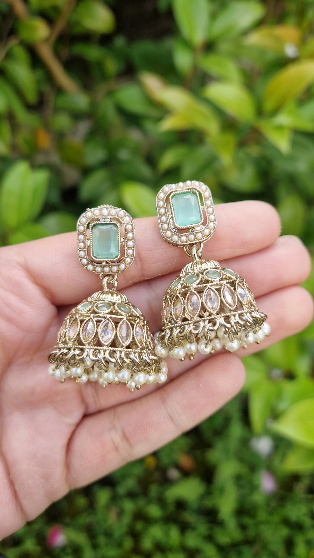 AQSA- Small Necklace, Jhumka and Tikka Set- MINT