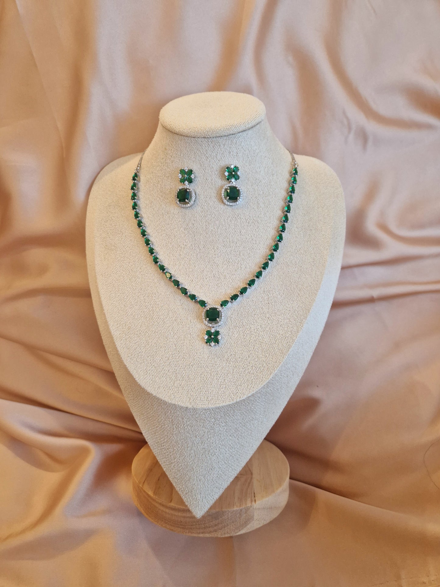 Elegant Green Drop Necklace
