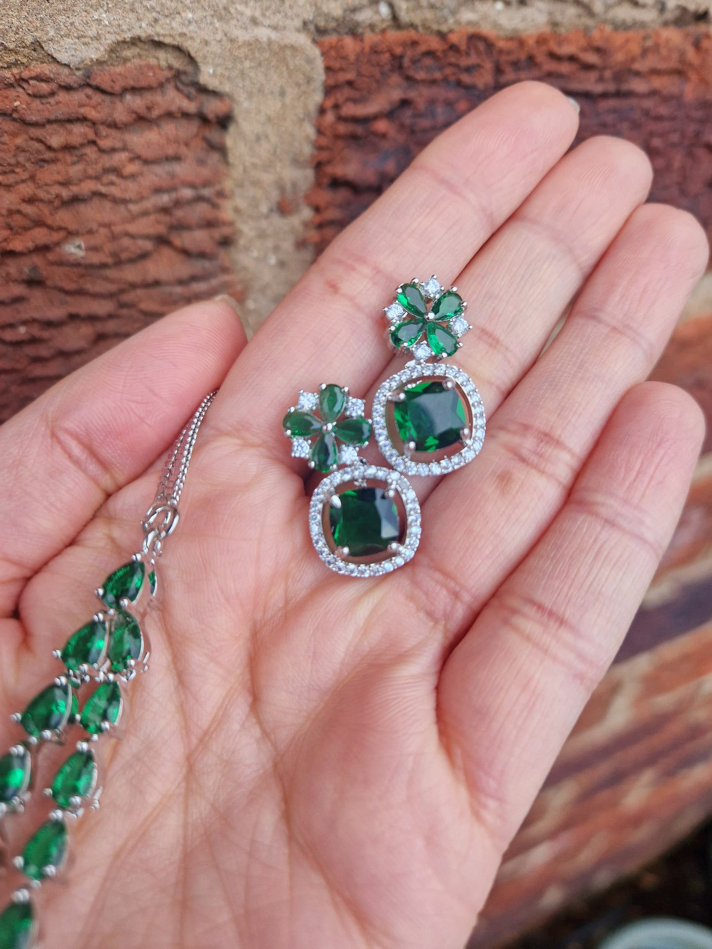 Elegant Green Drop Necklace