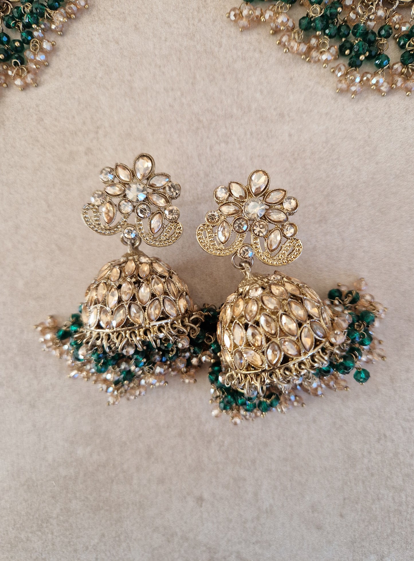 HAMARA- Beautiful Indian Party Wear Set. Necklace, Earrings, Tikka & Jhumar (Passa) - GREEN