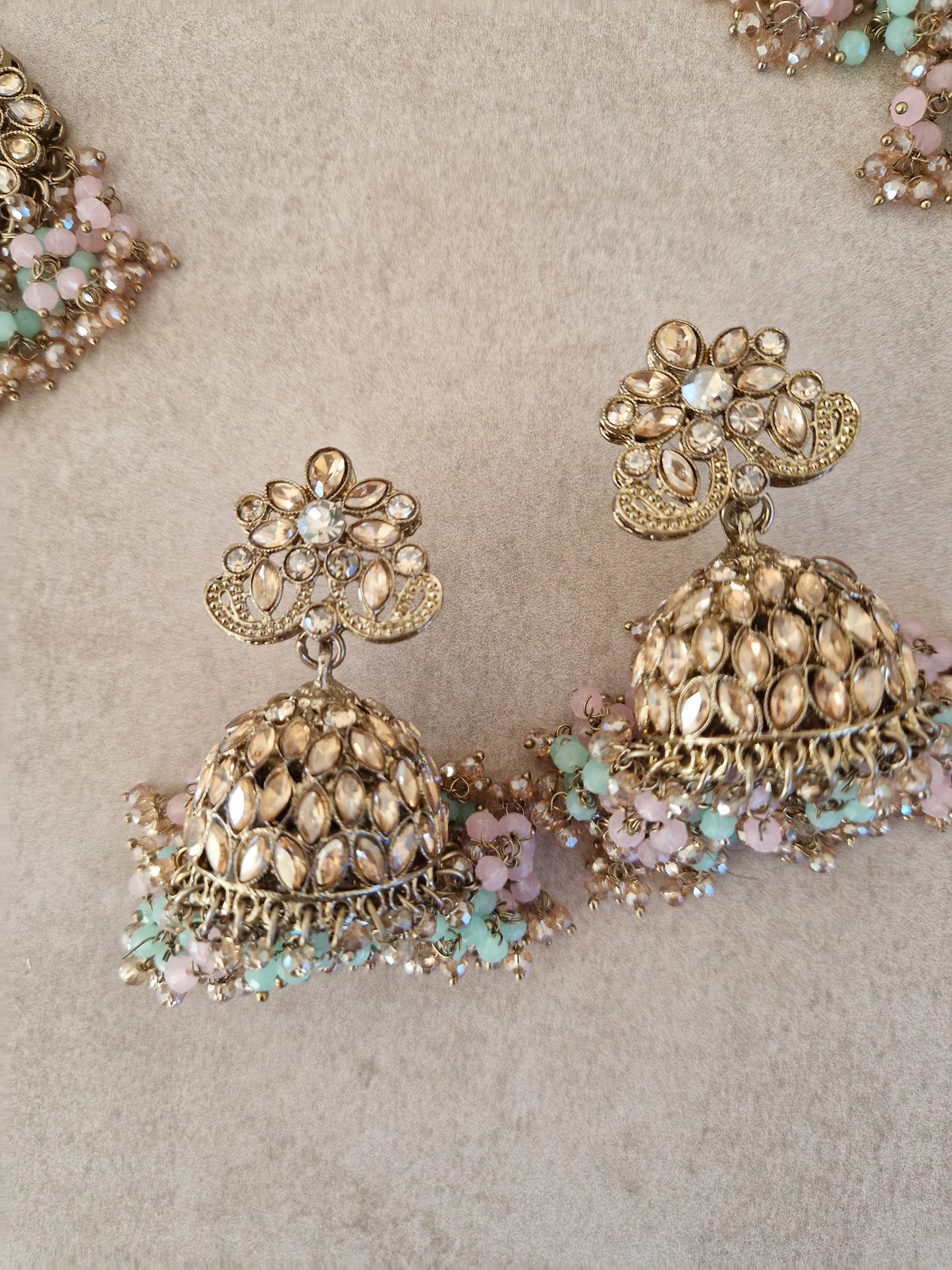 HAMARA- Beautiful Indian Party Wear Set. Necklace, Earrings, Tikka & Jhumar (Passa) - MINT & BABY PINK