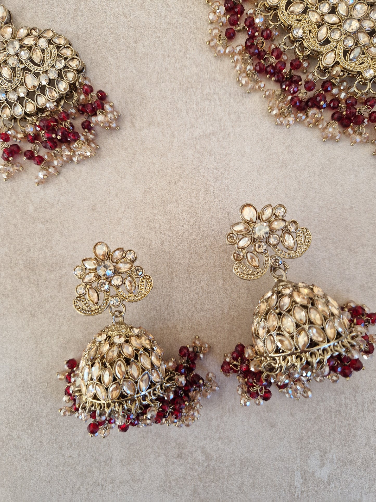 HAMARA- Beautiful Indian Party Wear Set. Necklace, Earrings, Tikka & Jhumar (Passa) - MAROON