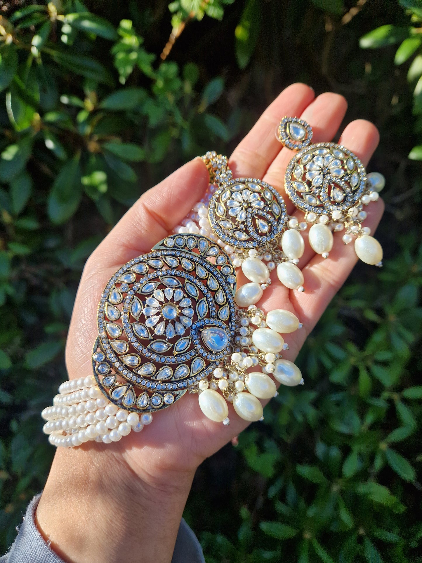 RUMI- Indian Victorian Polish Choker Set- White