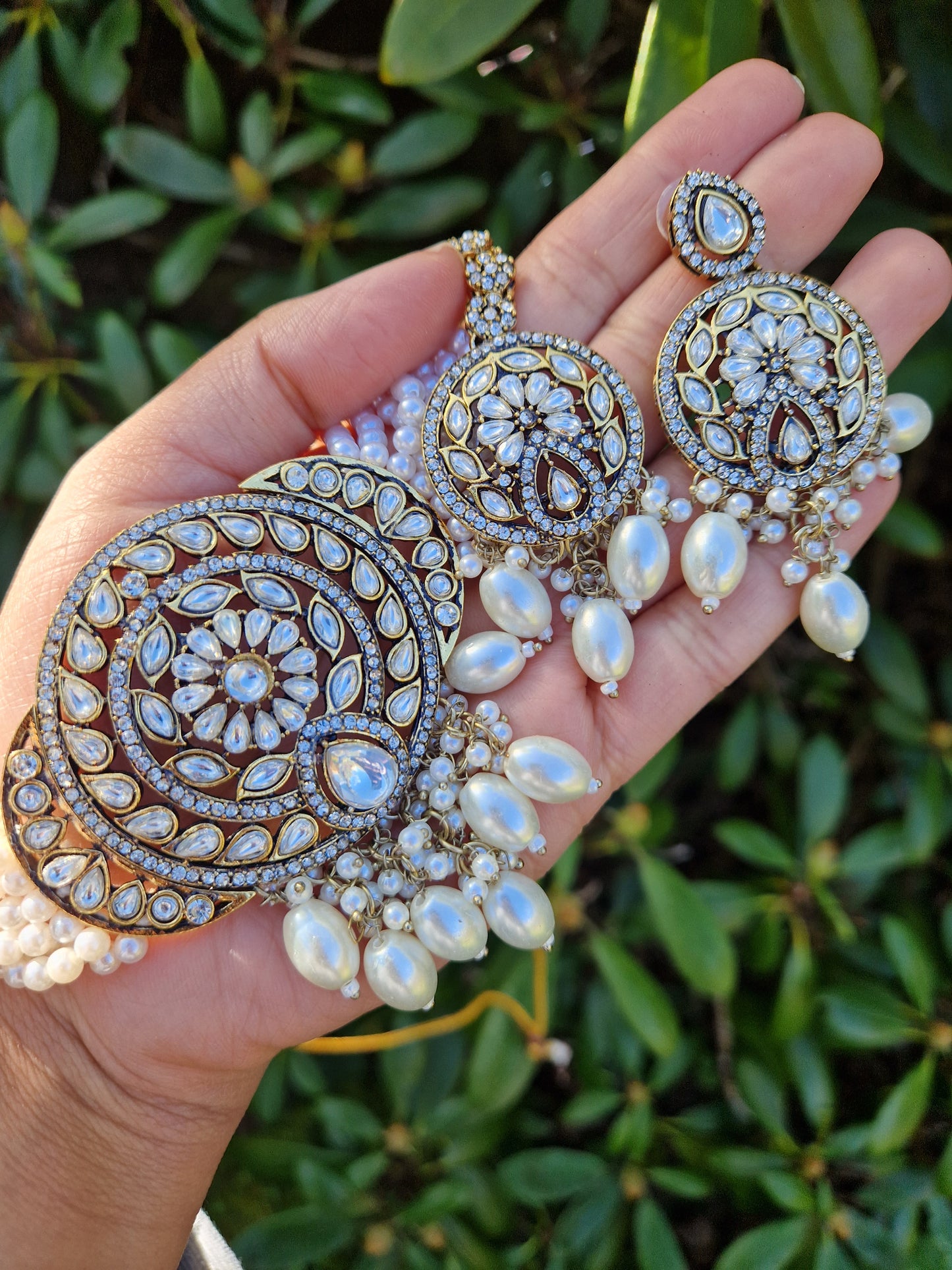 RUMI- Indian Victorian Polish Choker Set- White