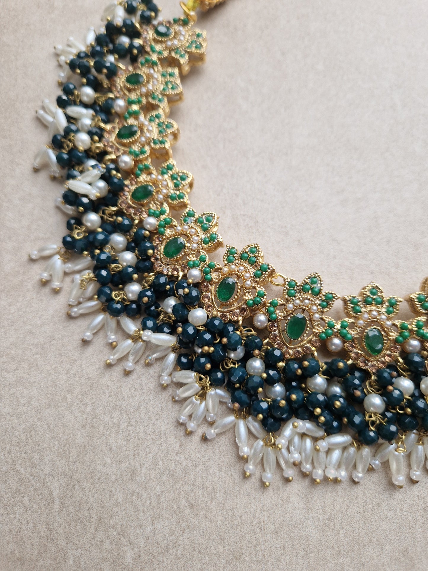 NOOR- Dark green Pakistani Jewellery Set CLEARANCE