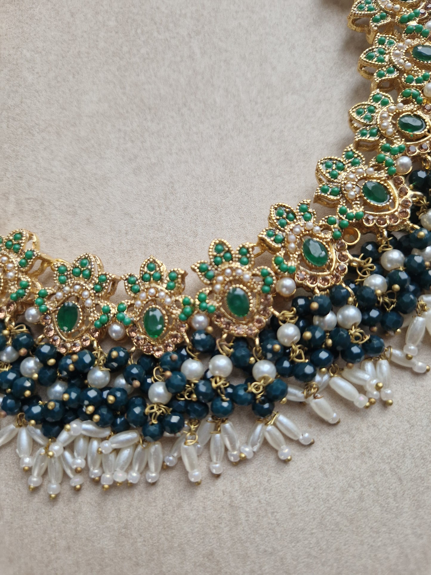NOOR- Dark green Pakistani Jewellery Set CLEARANCE