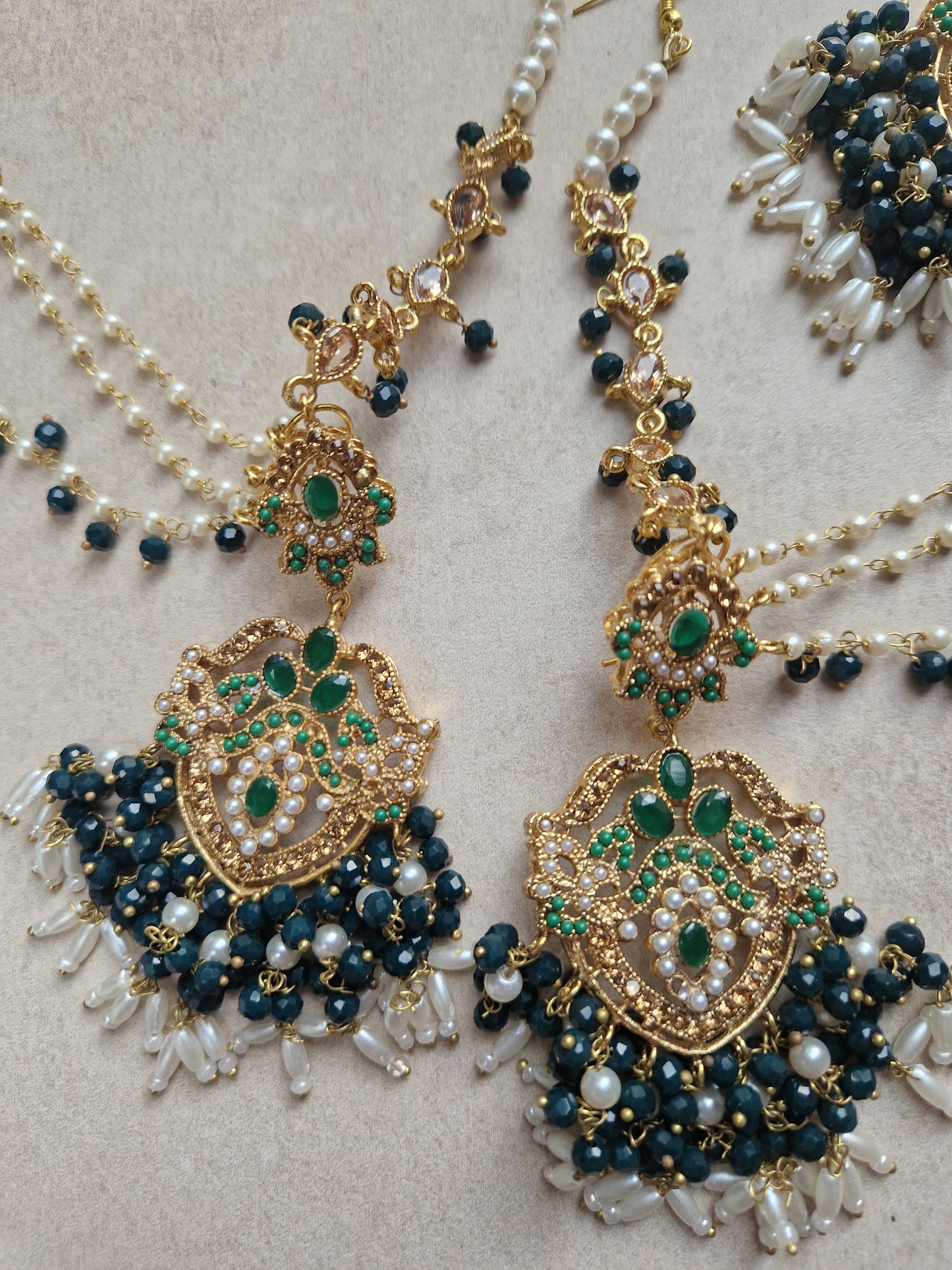 NOOR- Dark green Pakistani Jewellery Set CLEARANCE