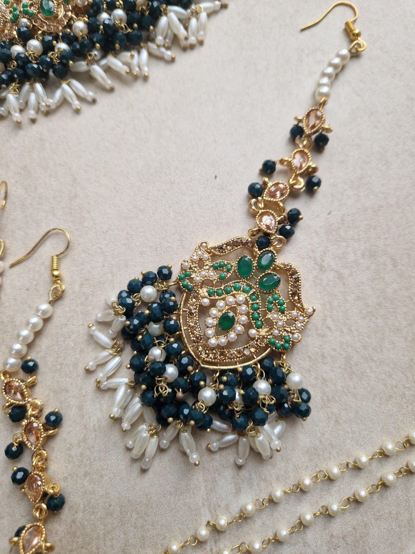 NOOR- Dark green Pakistani Jewellery Set CLEARANCE