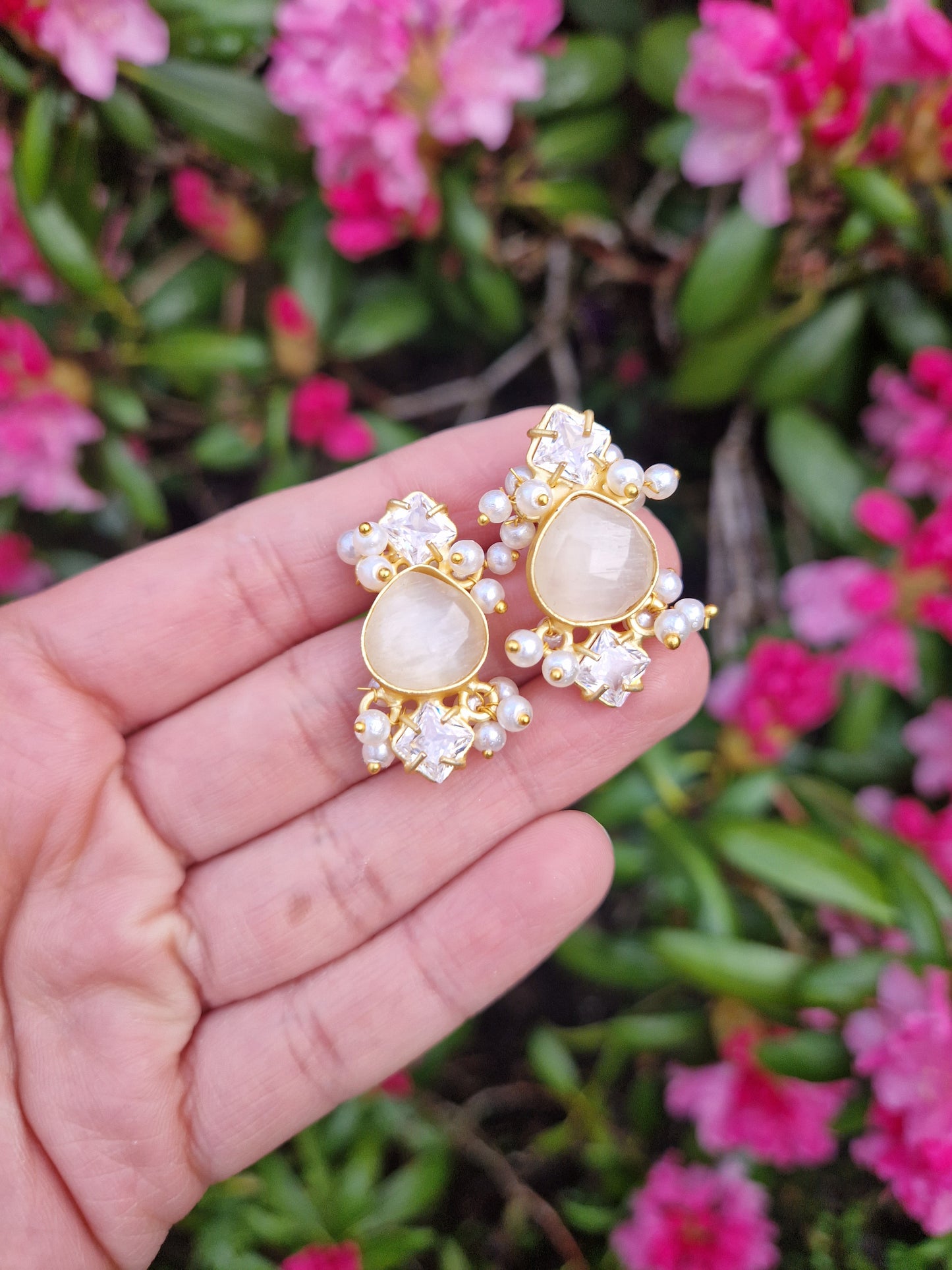 PARVEEN- Very Small Beautiful Elegant *Premium* Mother of Pearl -