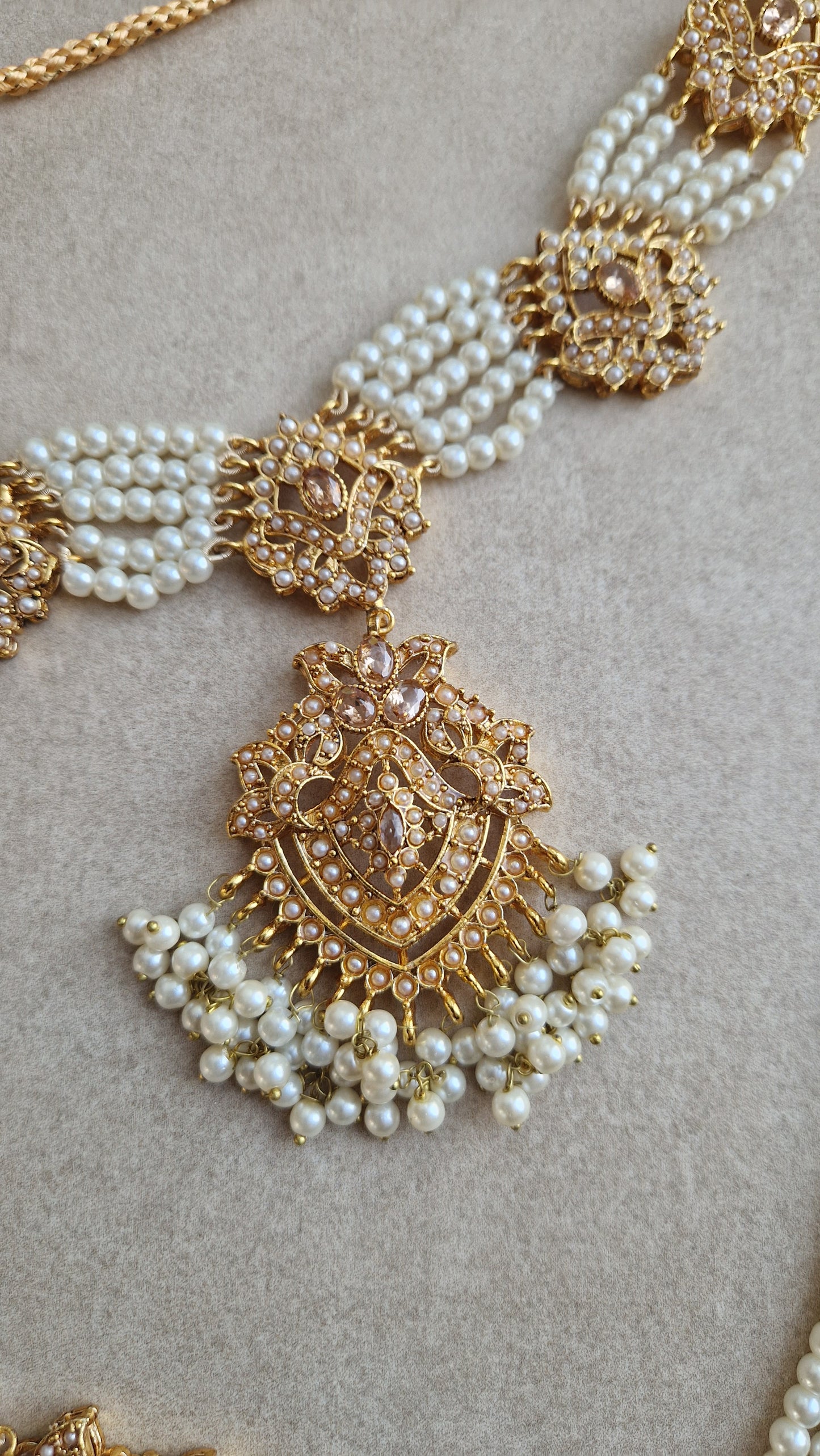 WAJIHA - Elegant 5 Piece Pearl Pakistani Mala & Choker Set.