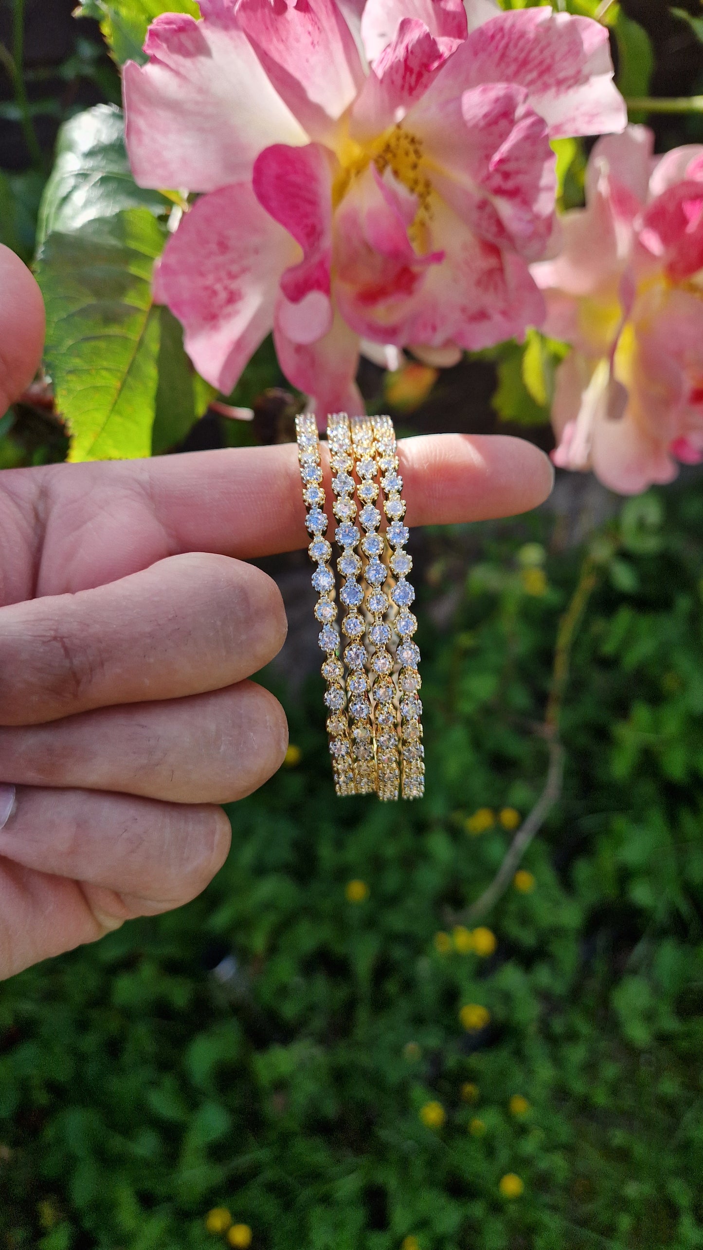 ADEL : 8 Bangles Two toned Gold and Silver American Bangles