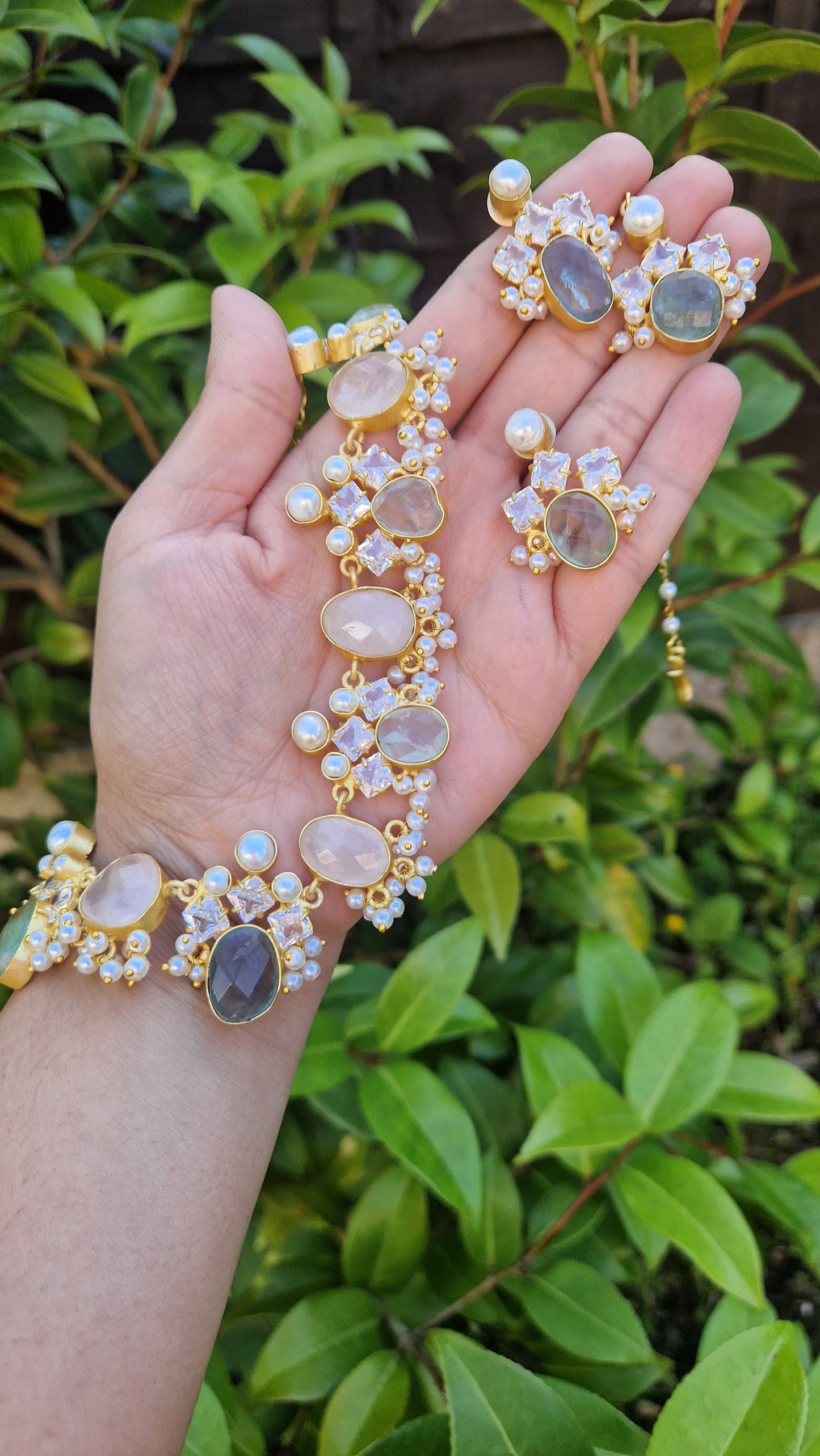 FALAK Small Beautiful Elegant *Premium* Mother of Pearl & -Rose Quartz & Sage