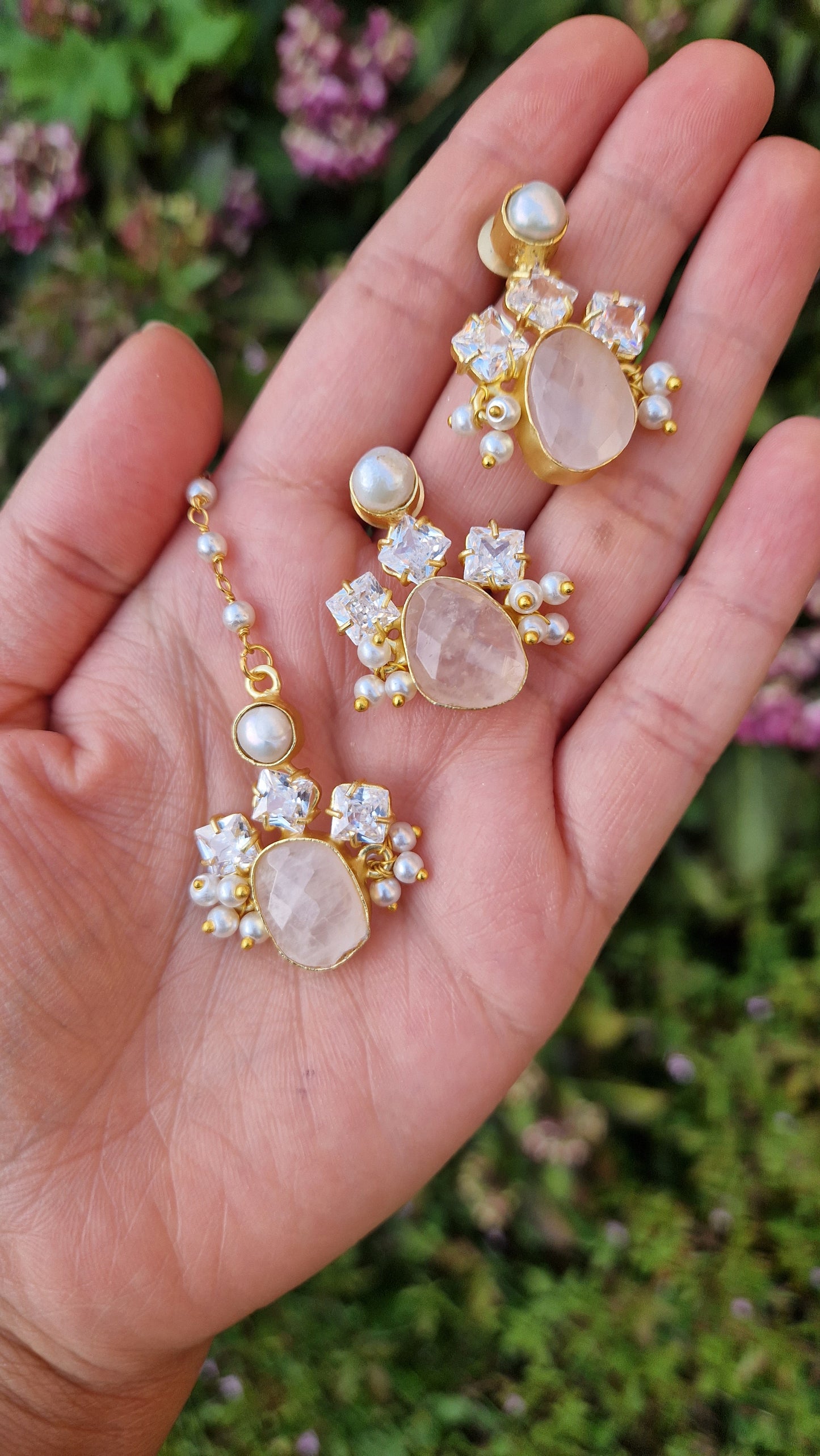 FALAK Small Beautiful Elegant *Premium* Mother of Pearl & -Rose Quartz & Pearl Main stone.