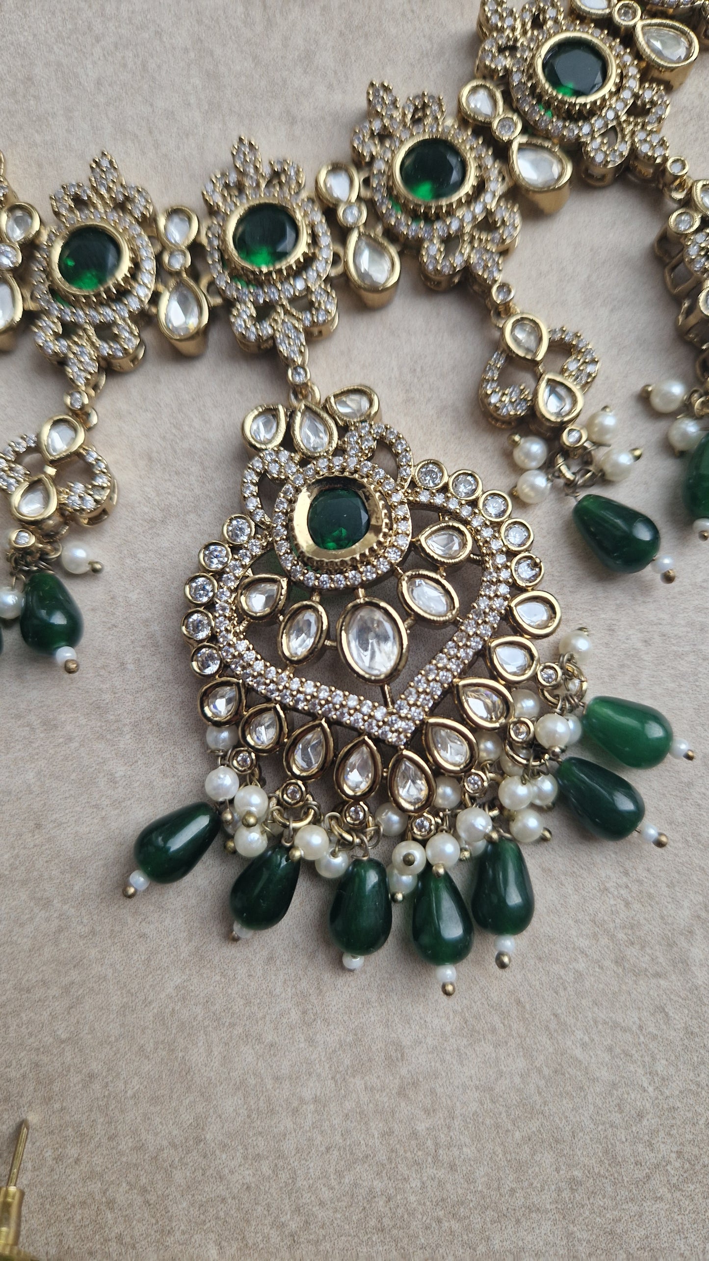 RADIKA- *Premium* Indian Bridal- Beautiful & Elegant Indian Bridal Kundan Taani Choker , Earrings & Tikka Set GREEN