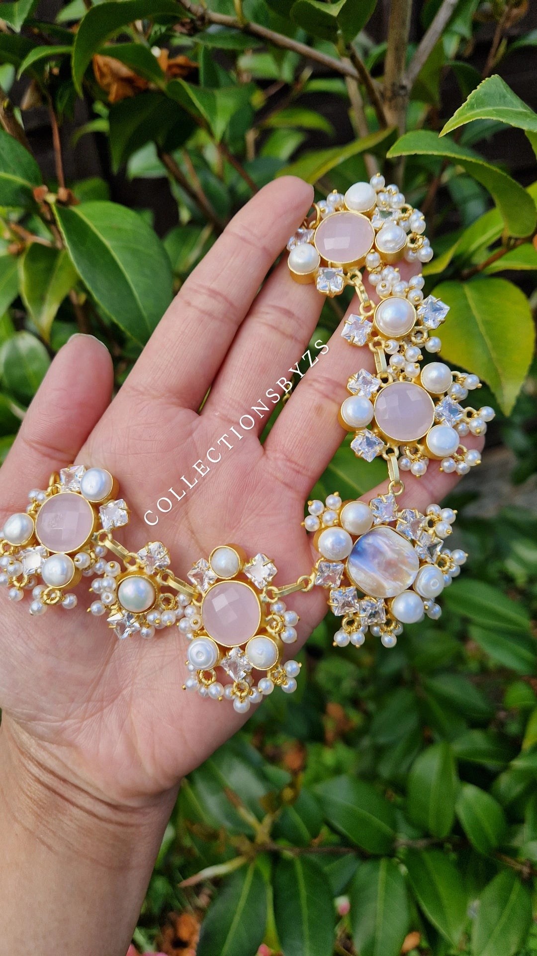KINZA-  Small yet Beautiful Elegant Premium Mother of Pearl Set and Pink Set