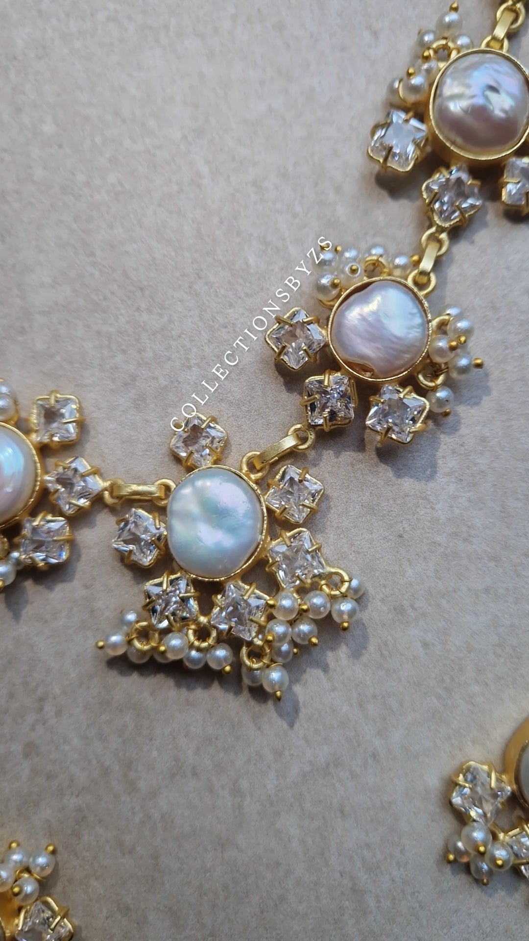 LEAH- Beautiful Elegant *Premium*Mother of Pearl Jewellery Set Crystals - FULL PEARL.