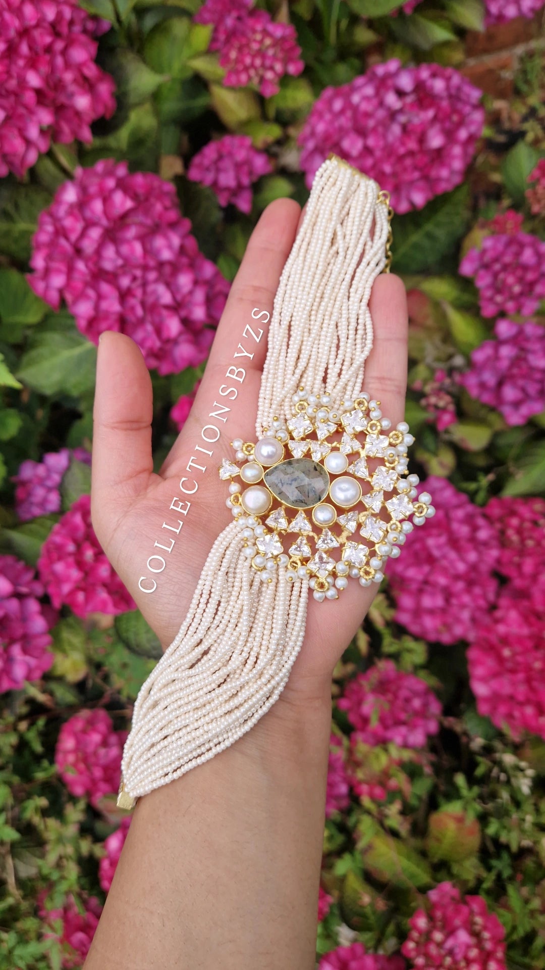 NINA - Elegant Prehnite (Sage) Choker Set with Pearls