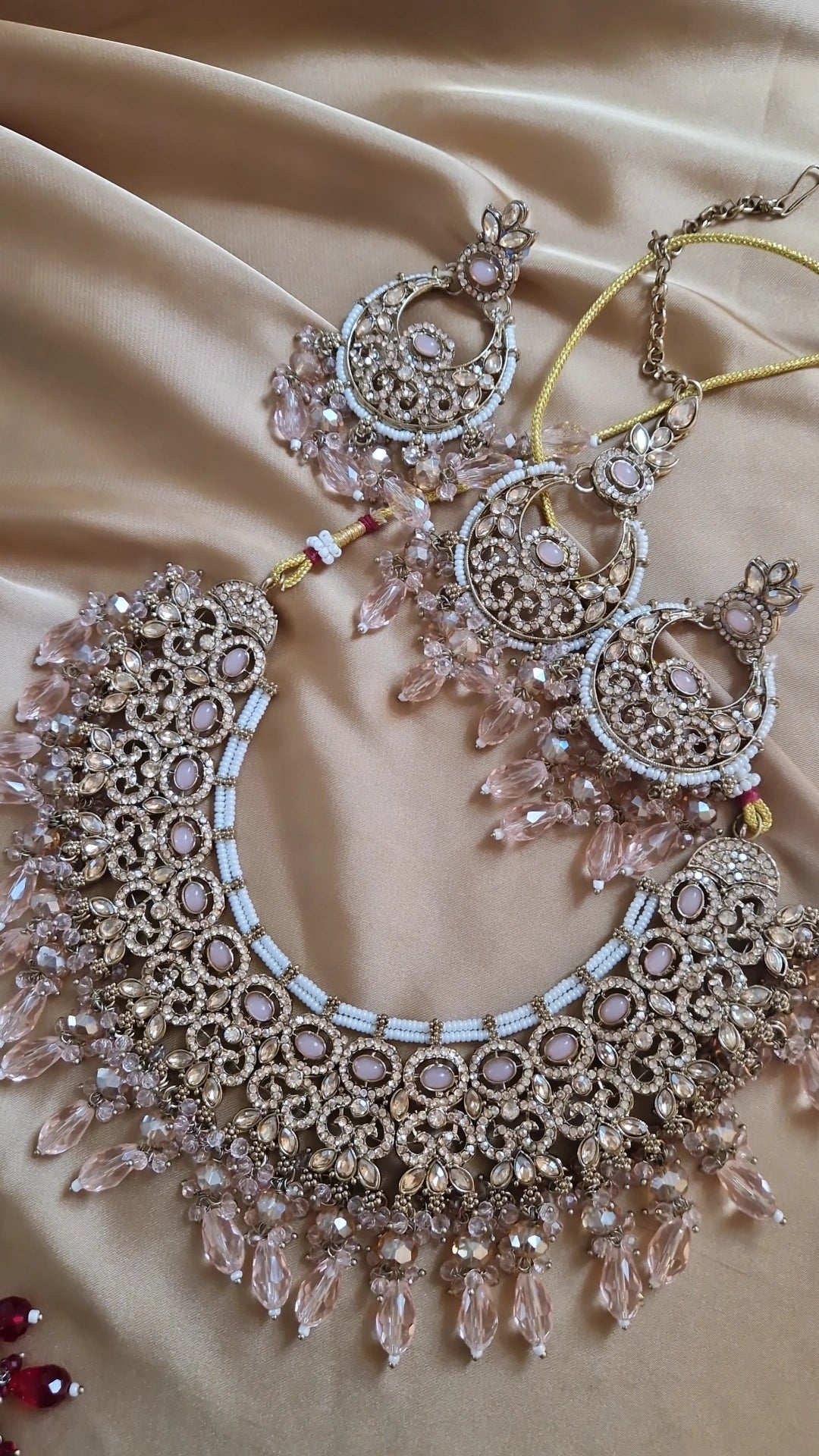 N A F E E S A - Pink Indian Necklace Set